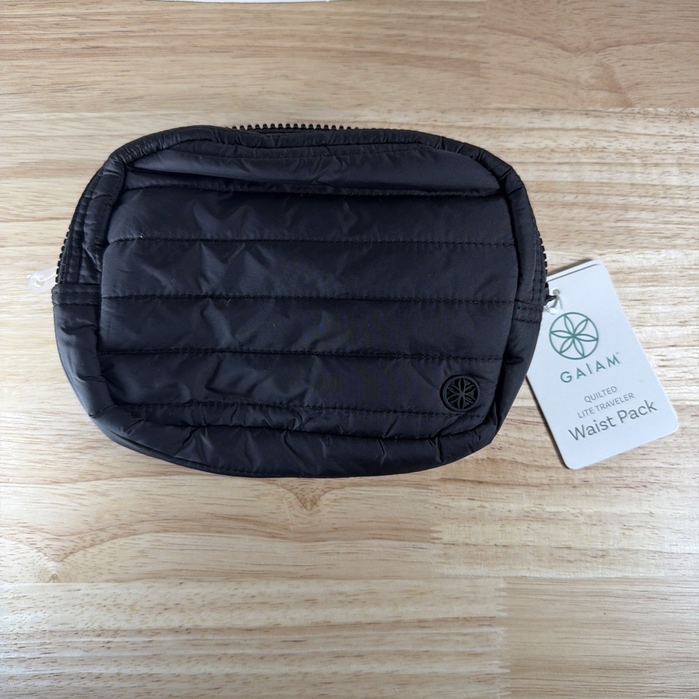 GAIAM Black Belt Bag Pocket Adjustable Strap Logo Waist Fanny Pack Lite NWT